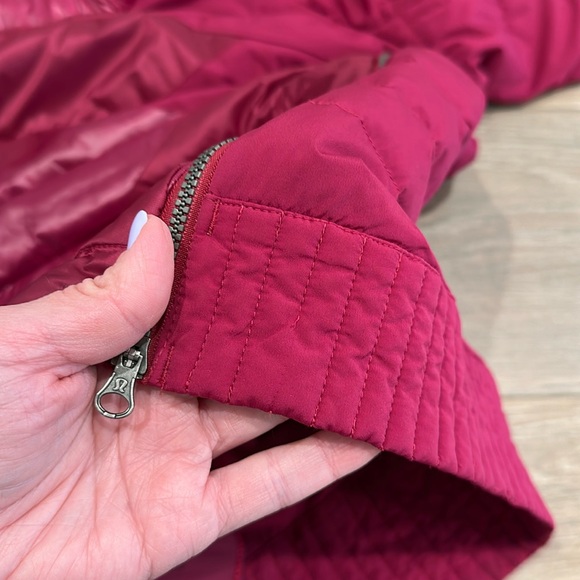 LULULEMON Berry Rumble Down Right‎ Cozy Pullover Active Outdoor Hoodie Size 10 - Picture 13 of 16